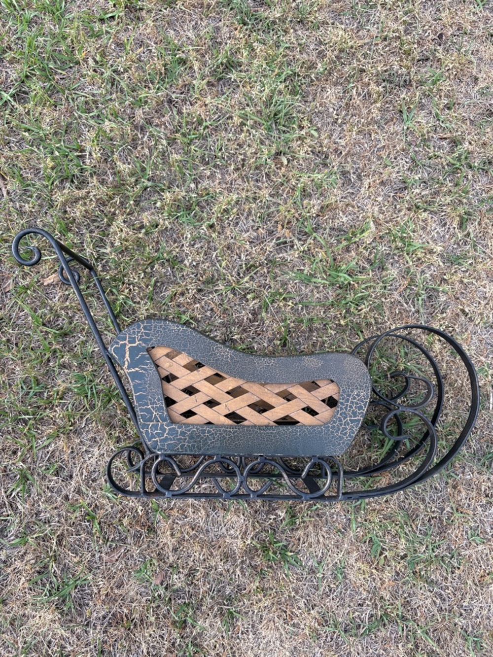 Vintage Wicker Sleigh 🛷 Rustic Farmhouse Holiday Decor